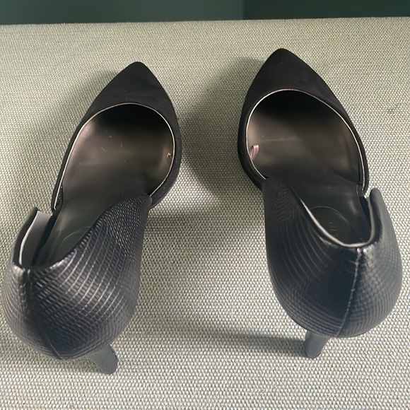 Classic Black Stiletto Heels with Pointed Toe bandolino - Picture 6 of 11